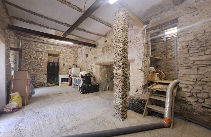 Cévennes : Rez-de-jardin 62 m2   Garage et caves — photo 2
