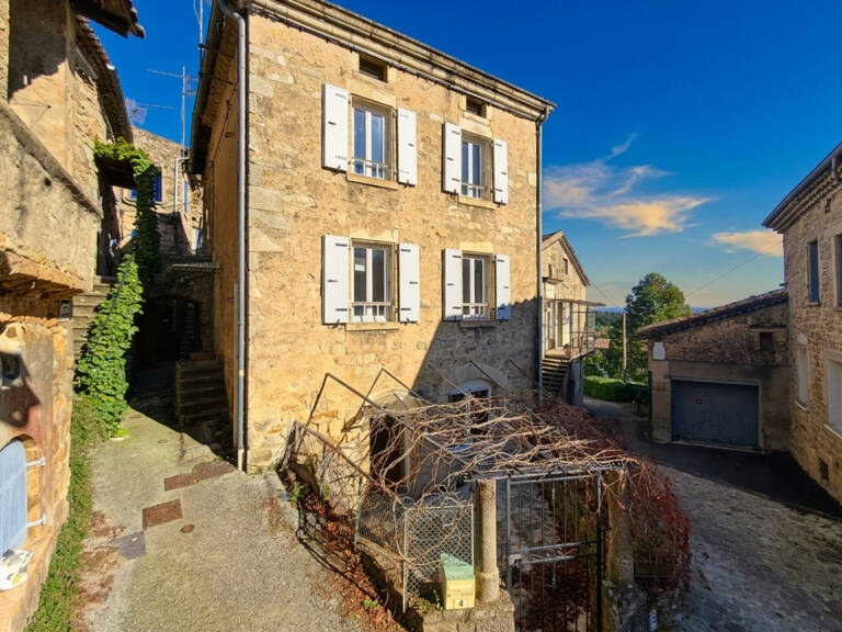 Maison de village en pierre avec terrasse — photo 1