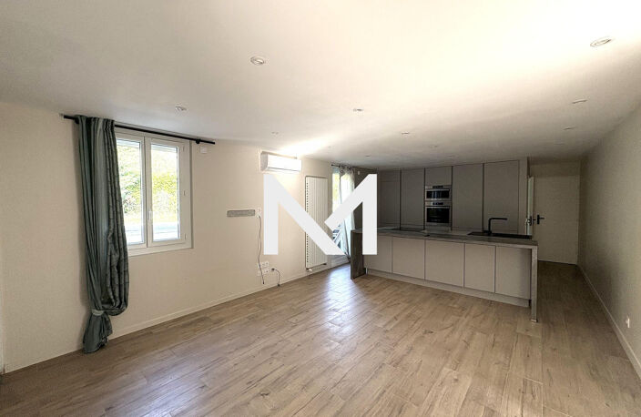 CLAIX - T2 - RENOVÉ - CLIM - GARAGE — photo 3