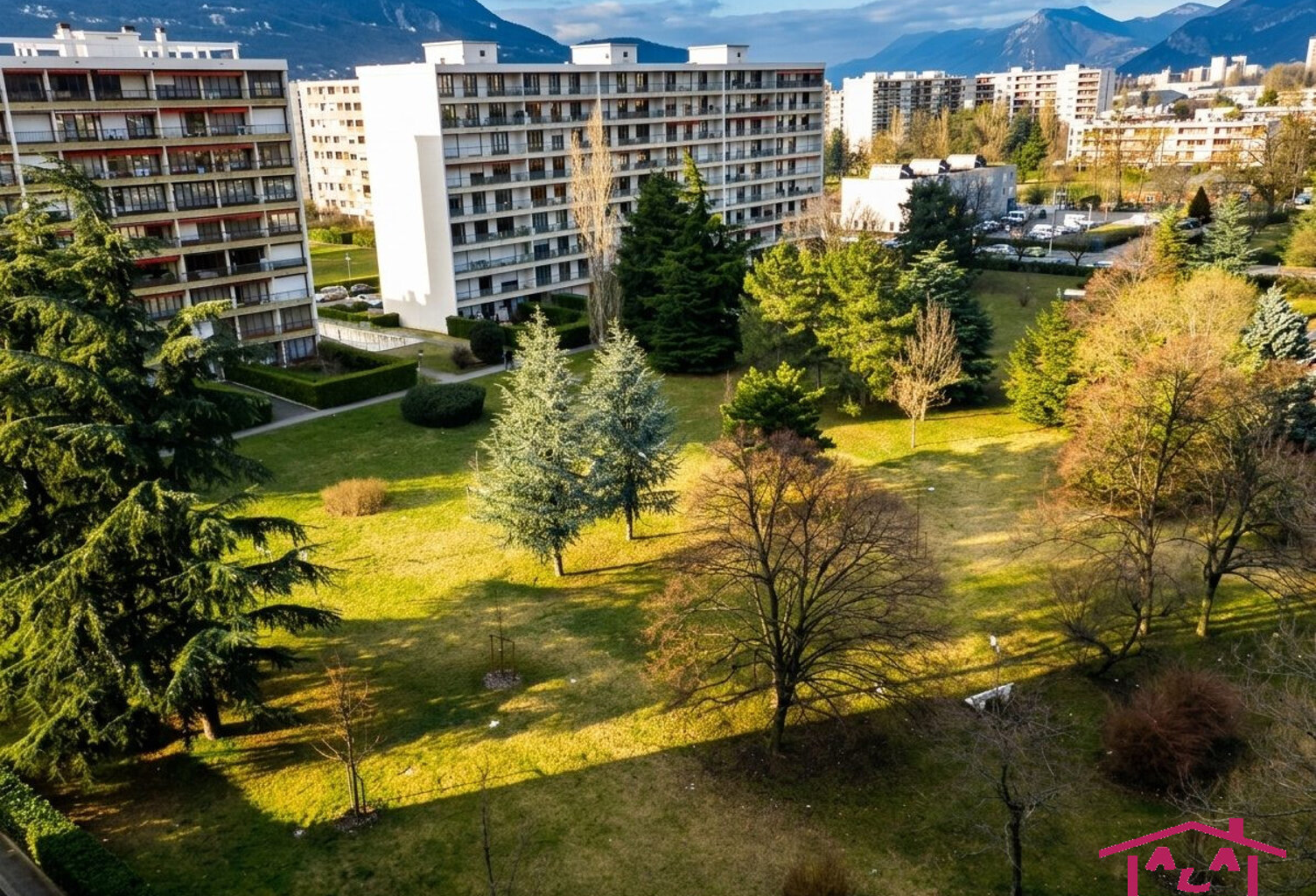Appartement de standing au dernier étage avec ascenseur — photo 1