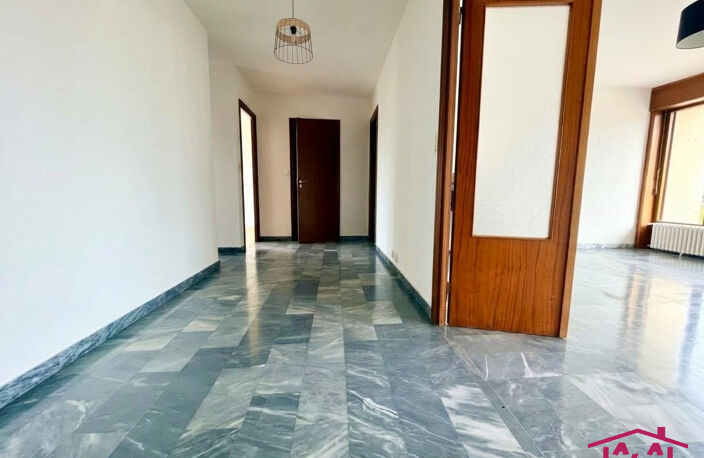 Appartement de standing au dernier étage avec ascenseur — photo 3
