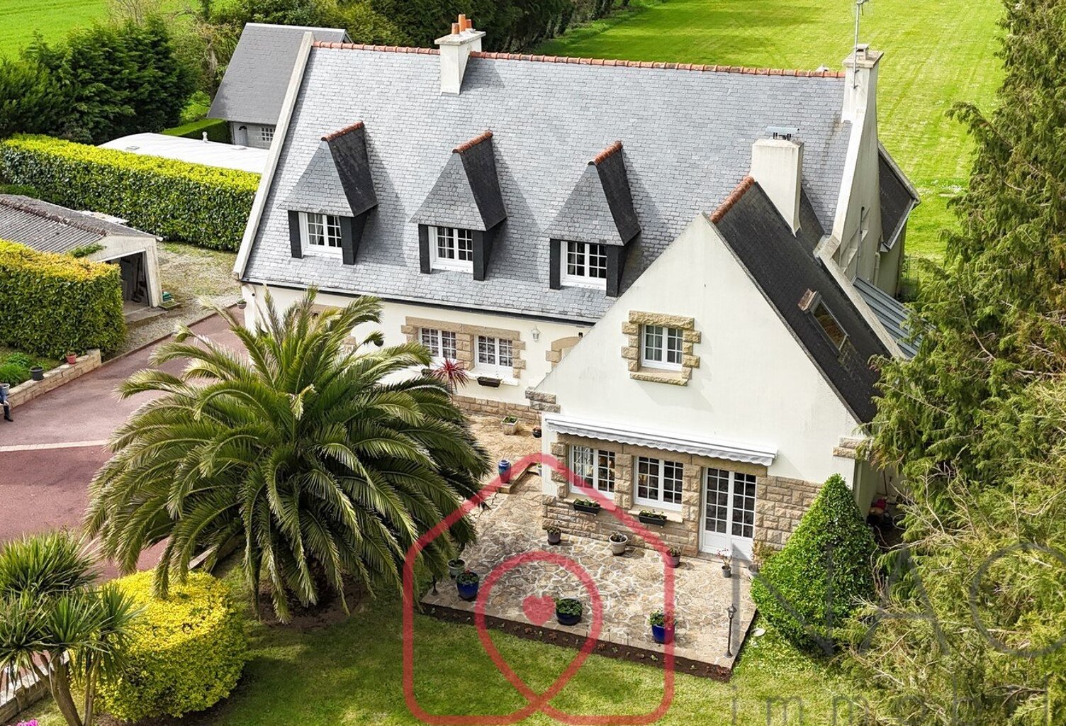 Concarneau  Demeure de style breton de 260 m² utiles sur un terrain clos de 6500m2 — photo 1