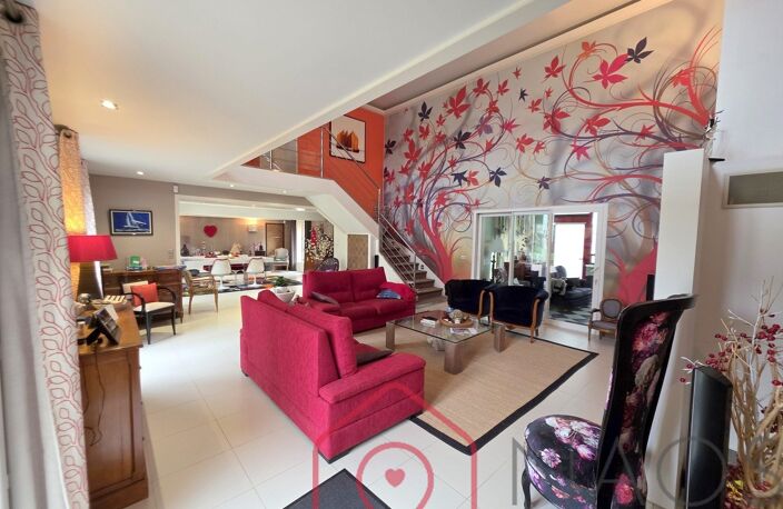 St Jean De Braye ensemble immobilier très atypique de 390m2 hab sur 1513m2 de terrain clos — photo 4