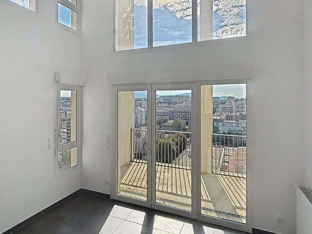 Duplex T3 / Lumineux /Balcon / Parking / 13003 Marseille — photo du bien
