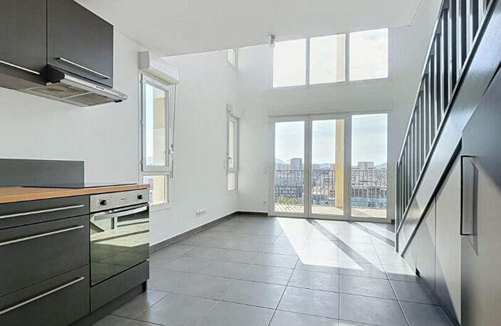 Duplex T3 / Lumineux /Balcon / Parking / 13003 Marseille — photo 2