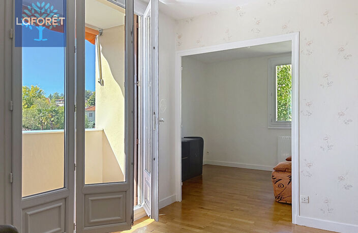 Appartement Saint Genis Laval 4 pièce(s) 65.7 m2 — photo 2
