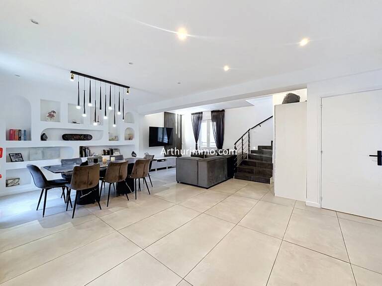 À VENDRE – MAISON DE 250 M² AVEC JARDIN, TERRASSE ET DEUX APPARTEMENTS INDÉPENDANTS – IDÉAL RÉSIDENCE PRINCIPALE, INVESTISSEMENT LOCATIF OU PROFESSION LIBÉRALE — photo 1