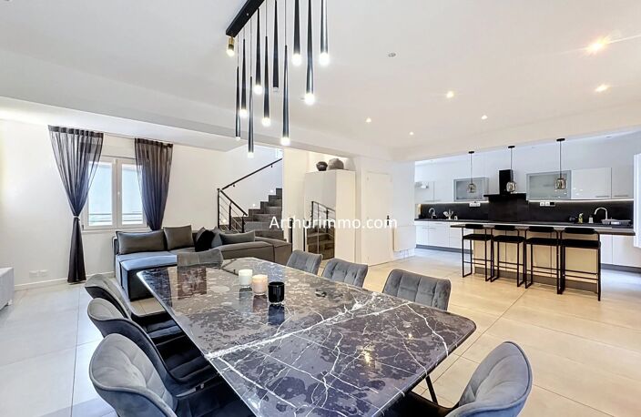 À VENDRE – MAISON DE 250 M² AVEC JARDIN, TERRASSE ET DEUX APPARTEMENTS INDÉPENDANTS – IDÉAL RÉSIDENCE PRINCIPALE, INVESTISSEMENT LOCATIF OU PROFESSION LIBÉRALE — photo 3