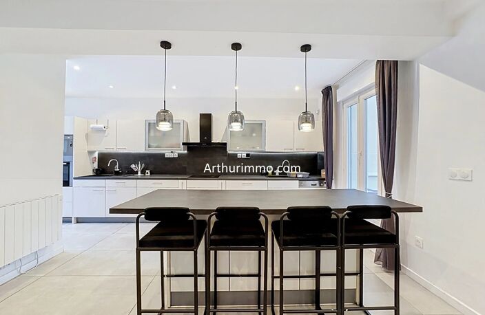 À VENDRE – MAISON DE 250 M² AVEC JARDIN, TERRASSE ET DEUX APPARTEMENTS INDÉPENDANTS – IDÉAL RÉSIDENCE PRINCIPALE, INVESTISSEMENT LOCATIF OU PROFESSION LIBÉRALE — photo 4