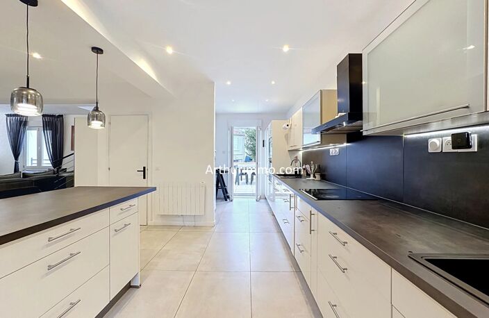 À VENDRE – MAISON DE 250 M² AVEC JARDIN, TERRASSE ET DEUX APPARTEMENTS INDÉPENDANTS – IDÉAL RÉSIDENCE PRINCIPALE, INVESTISSEMENT LOCATIF OU PROFESSION LIBÉRALE — photo 5
