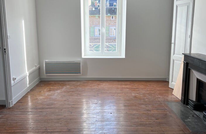 Appartement T4 rénové — photo 2