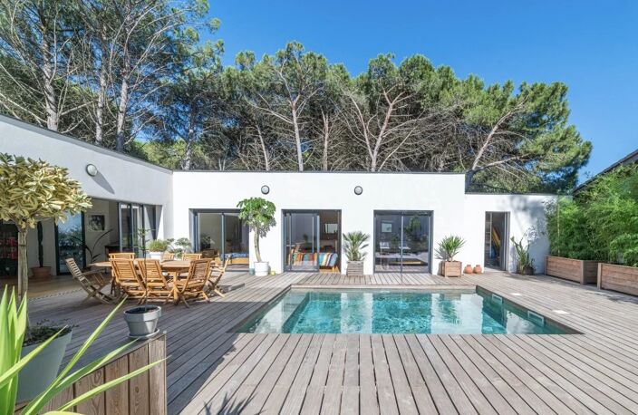 Aigues-Mortes, villa contemporaine plain pied, 150m2, 4chs parentales, piscine & jacuzzi, 700m2 terrain — photo 2