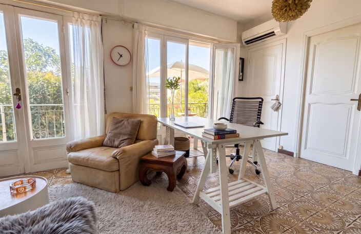 NICE OUEST   2 PIÈCES   TERRASSE   GRAND CELLIER - JARDIN - — photo 4