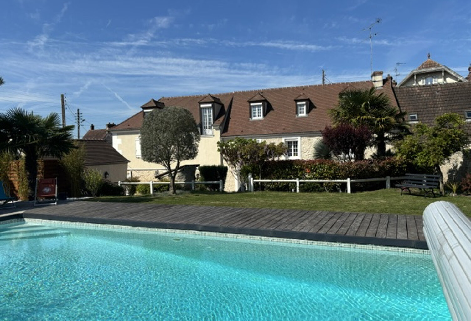 À VENDRE   PROPRIÉTÉ DE CARACTÈRE AVEC PISCINE AUX PORTES DE SENLIS - CHANTILLY (Oise) — photo 1