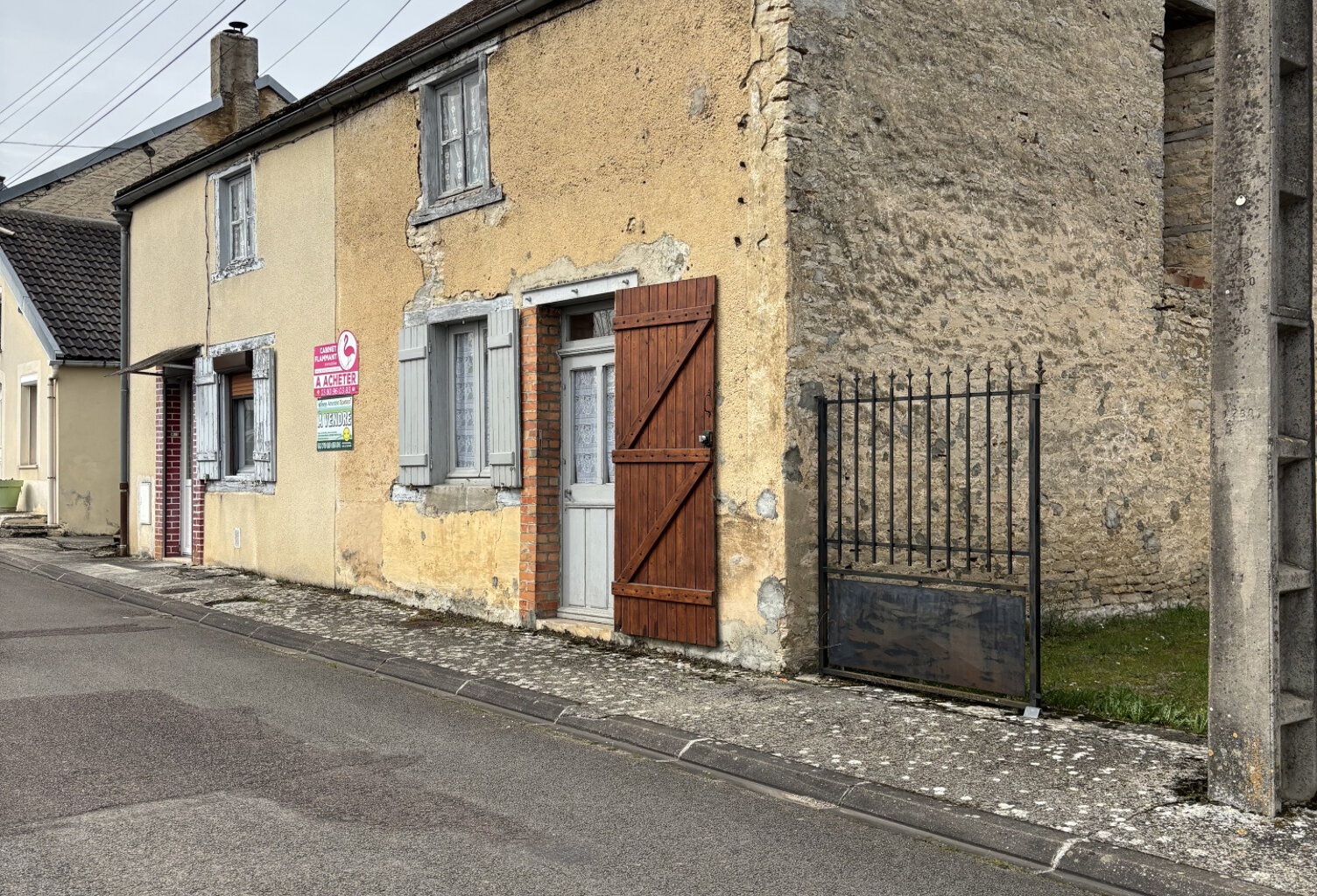 Ste Colombe-sur-Seine, maison de 1847  à rénover , avec terr — photo 1