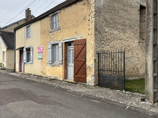 Ste Colombe-sur-Seine, maison de 1847  à rénover , avec terr — photo du bien