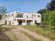 Villa contemporaine T5  récente 230 M2 proche d' AJACCIO — photo 2