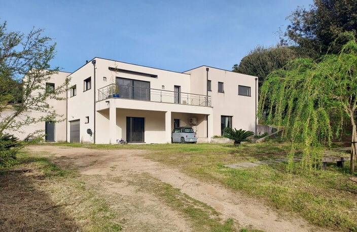 Villa contemporaine T5  récente 230 M2 proche d' AJACCIO — photo 2