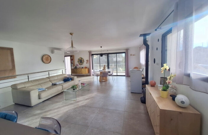 Villa contemporaine T5  récente 230 M2 proche d' AJACCIO — photo 3