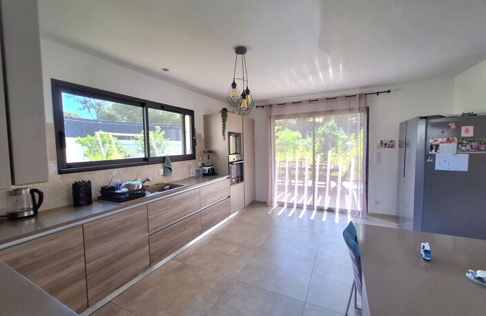 Villa contemporaine T5  récente 230 M2 proche d' AJACCIO — photo 4