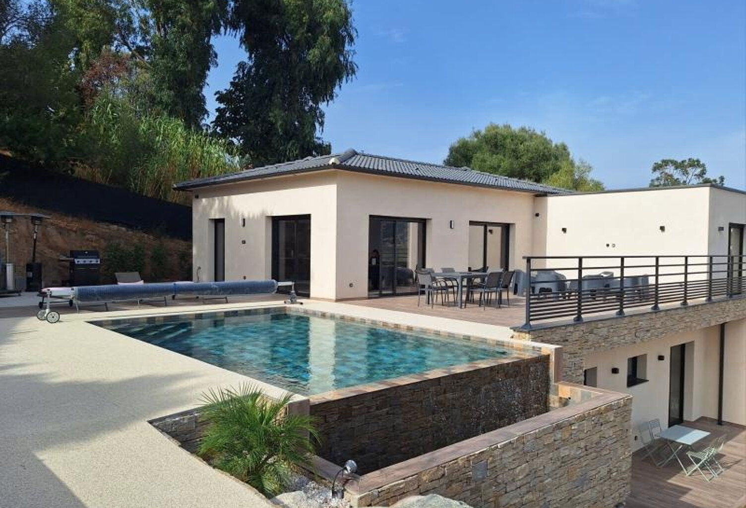 VILLA NEUVE CONTEMPORAINE F4 AVEC PISCINE SECTEUR D'AFA — photo 1
