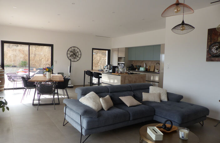 VILLA NEUVE CONTEMPORAINE F4 AVEC PISCINE SECTEUR D'AFA — photo 3