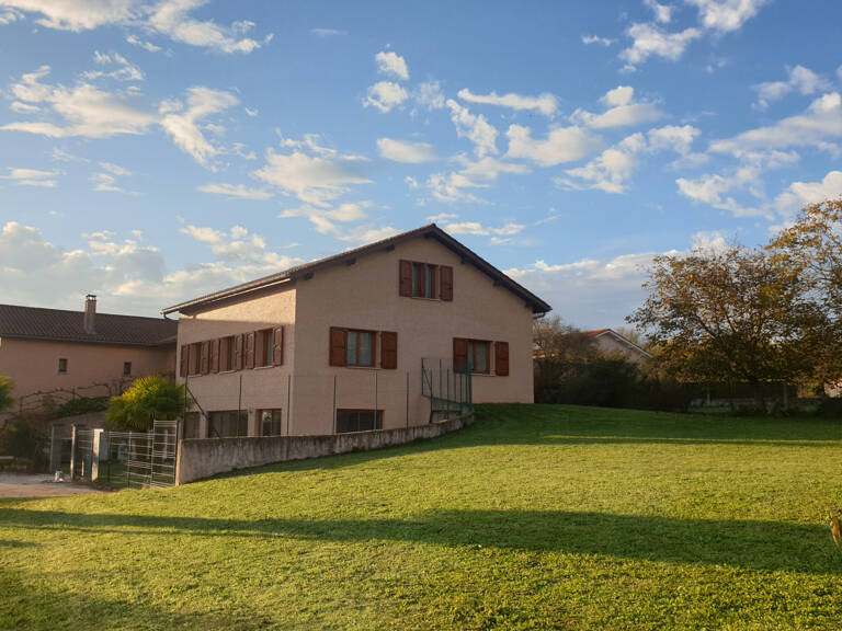 A 40 minutes de Lyon 8, belle villa de 450m2 avec piscine in — photo 1