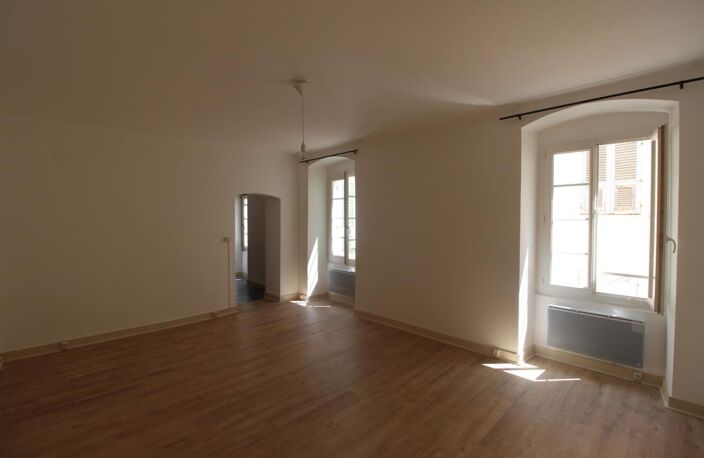 F2 CENTRE VILLE - RUE DES 3 MARIES AJACCIO — photo 2