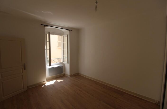 F2 CENTRE VILLE - RUE DES 3 MARIES AJACCIO — photo 4