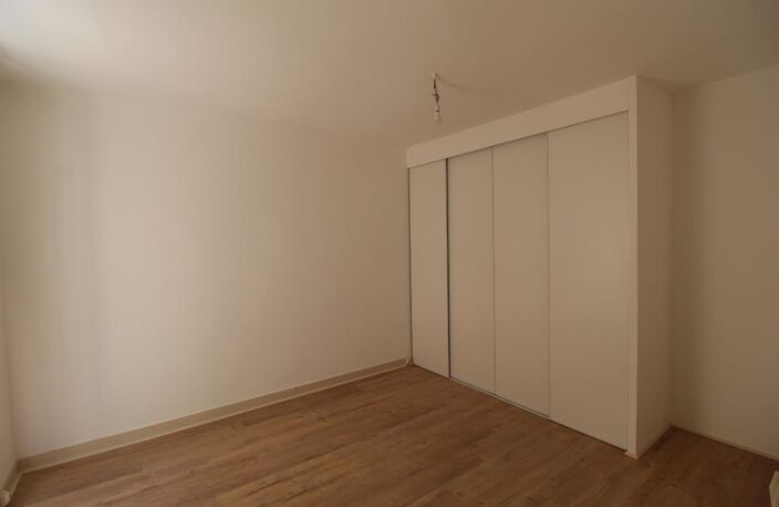 F2 CENTRE VILLE - RUE DES 3 MARIES AJACCIO — photo 5
