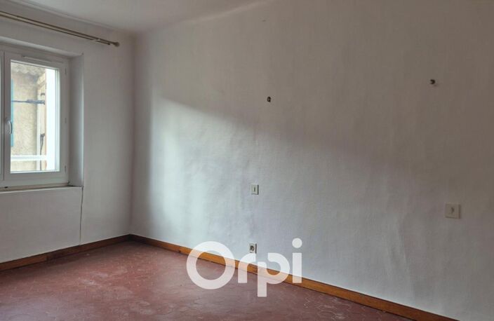 ROQUEVAIRE CENTRE APPARTEMENT T3 DE 50 M² AVEC JARDINET — photo 3