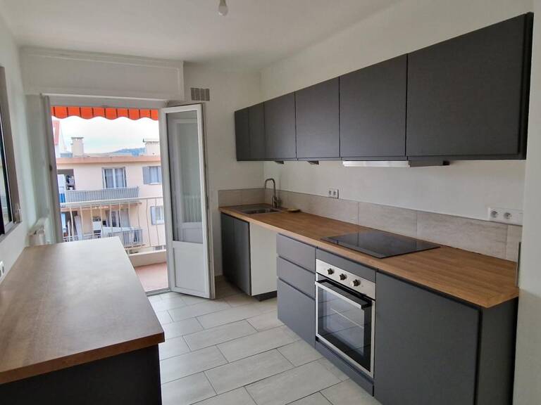 Appartement À Louer — photo 1