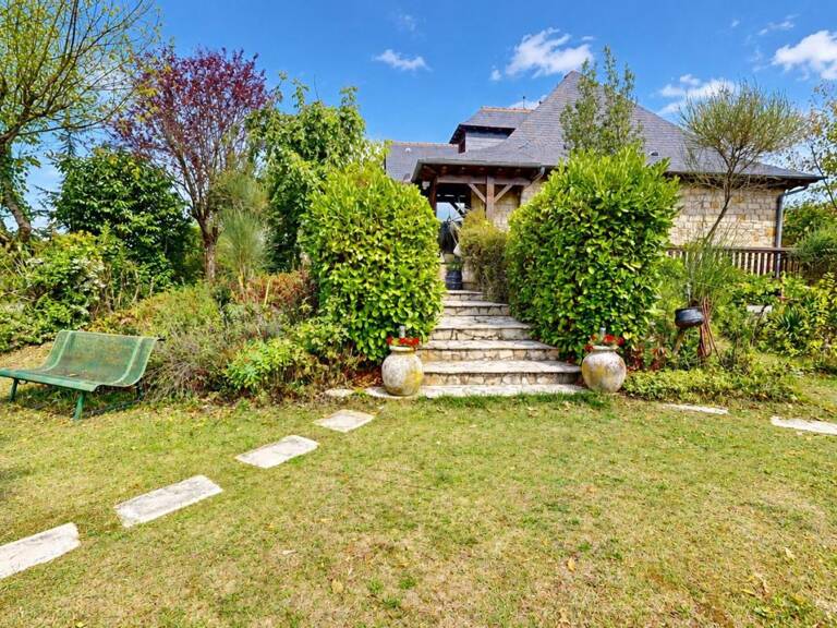 À VENDRE – AUTHENTIQUE MAISON EN PIERRE RÉNOVÉE À LAISSAC — photo 1