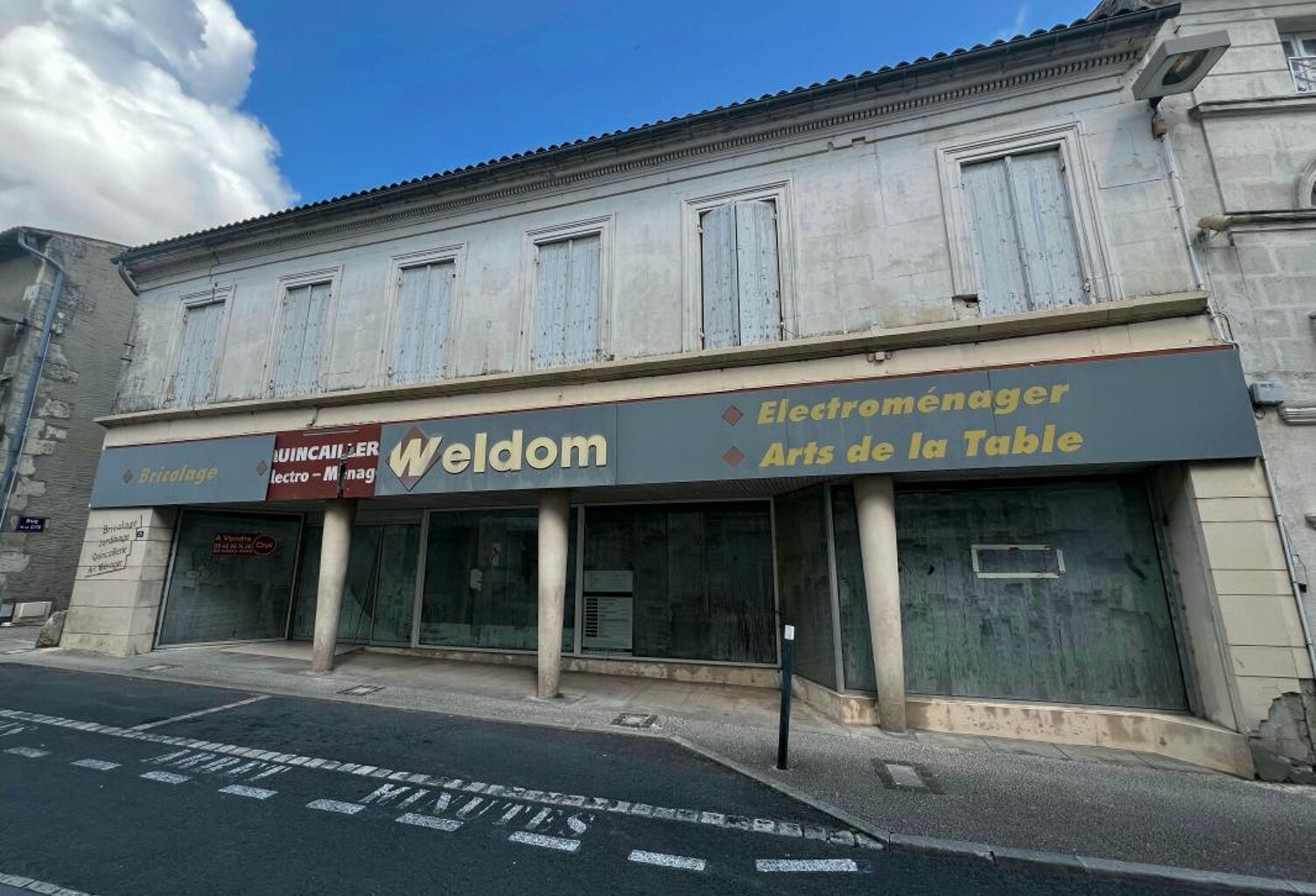Immeuble de rapport centre ville de Cozes — photo 1