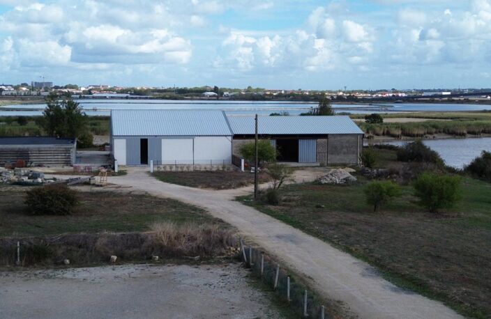 HANGAR de 230m² A LOUER SUR LE SECTEUR DE ROCHEFORT 17300 — photo 4