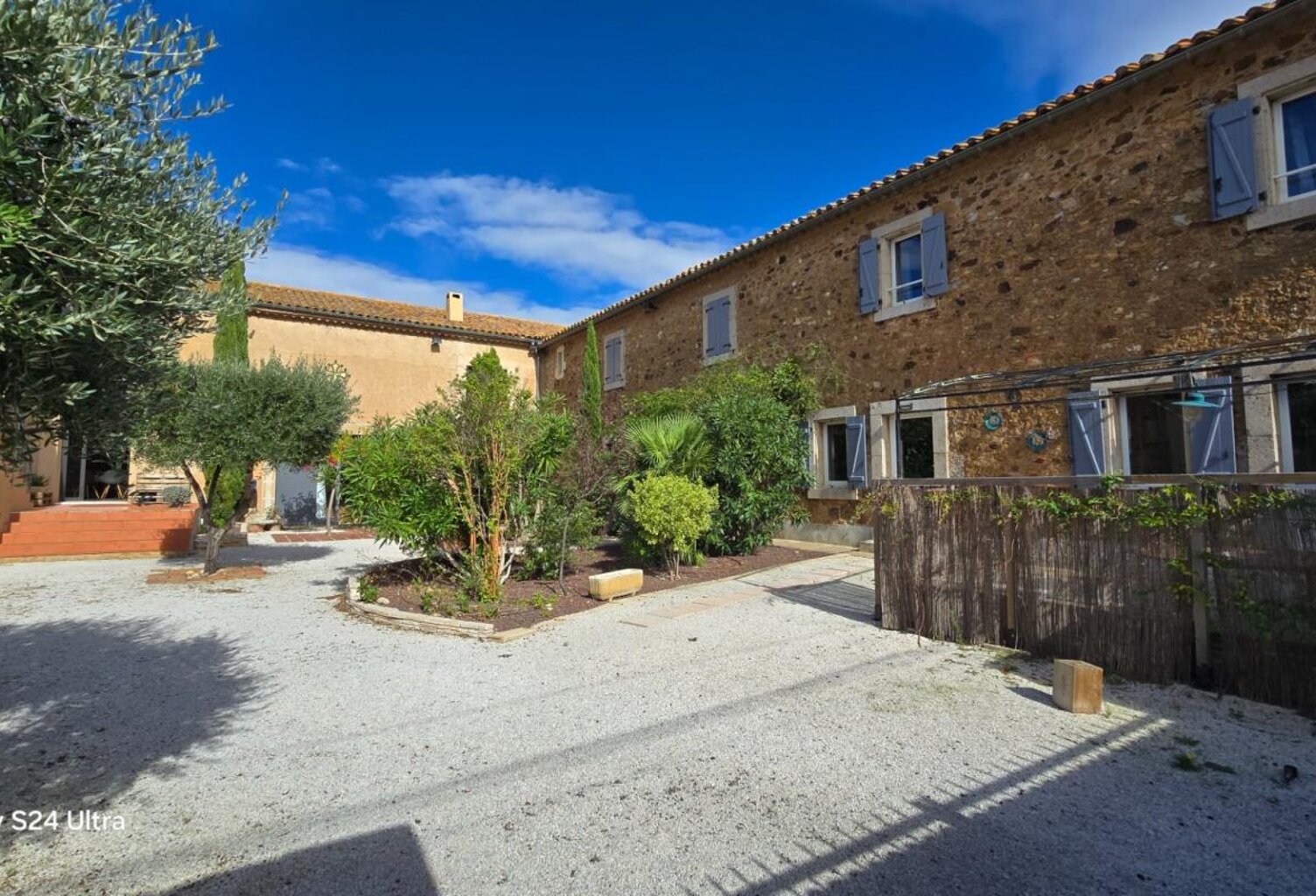 L’Exception Narbonnaise : Un Domaine Viticole d’Autre Temps, Sublimé par le Luxe Moderne" — photo 1
