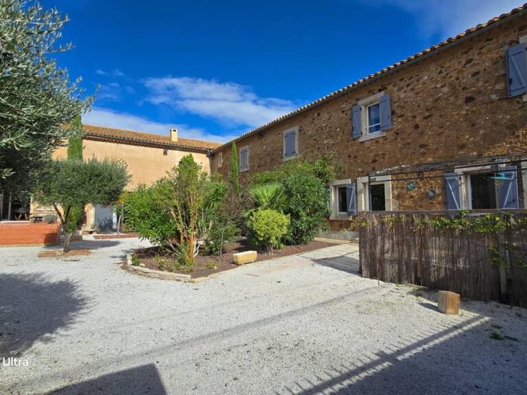 L’Exception Narbonnaise : Un Domaine Viticole d’Autre Temps, Sublimé par le Luxe Moderne" — photo 1