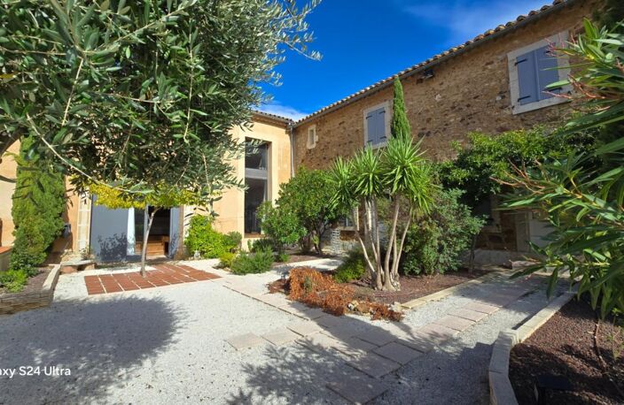 L’Exception Narbonnaise : Un Domaine Viticole d’Autre Temps, Sublimé par le Luxe Moderne" — photo 2