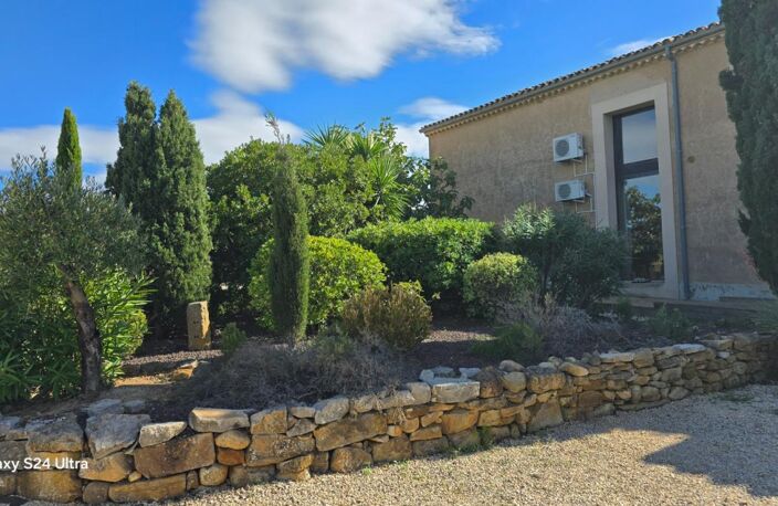 L’Exception Narbonnaise : Un Domaine Viticole d’Autre Temps, Sublimé par le Luxe Moderne" — photo 3
