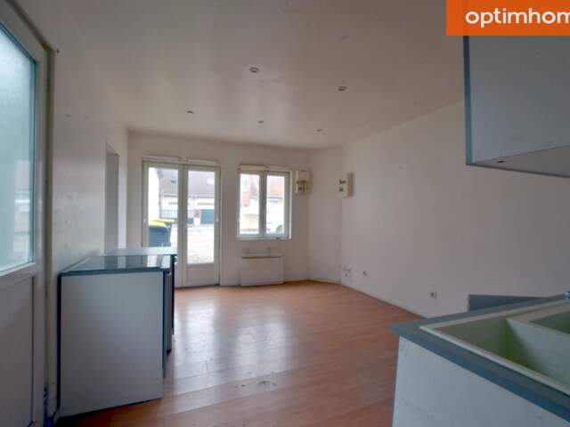 LENS – Appartement T2 en rez-de-chaussée avec jardin privatif et parking — photo du bien