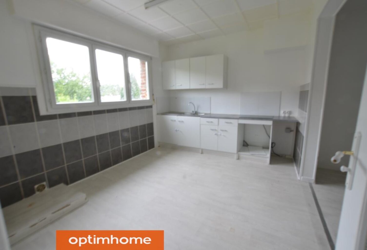 Appartement T4 avec 3 chambres, parking intérieur. Idéal investisseur — photo 1