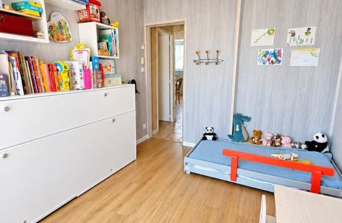 en EXCLUSIVITE sur ÉCHIROLLES — T5 de 80 m² avec balcon – 3 chambres – Cave & Parking privatif — photo 4