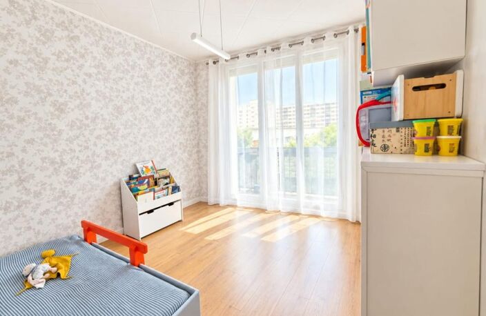 en EXCLUSIVITE sur ÉCHIROLLES — T5 de 80 m² avec balcon – 3 chambres – Cave & Parking privatif — photo 5