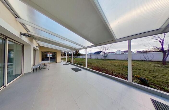 possibilité PMR, Dijon-Sud, Clos du Roy. VILLA T8 de 255 m2, possibilité 8 chambres,  sur un terrain de 790 m2 et 150m2... s-sol chauffé, pour artisan ou famille nombreuse — photo 2