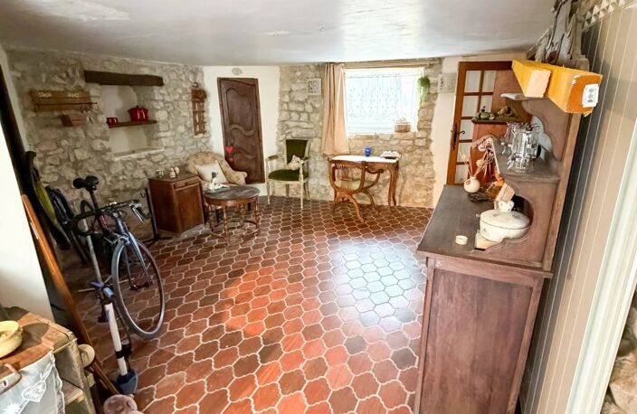 ST CHRISTOL - MAISON DE VILLAGE DE 100 m² HABITABLES - — photo 3