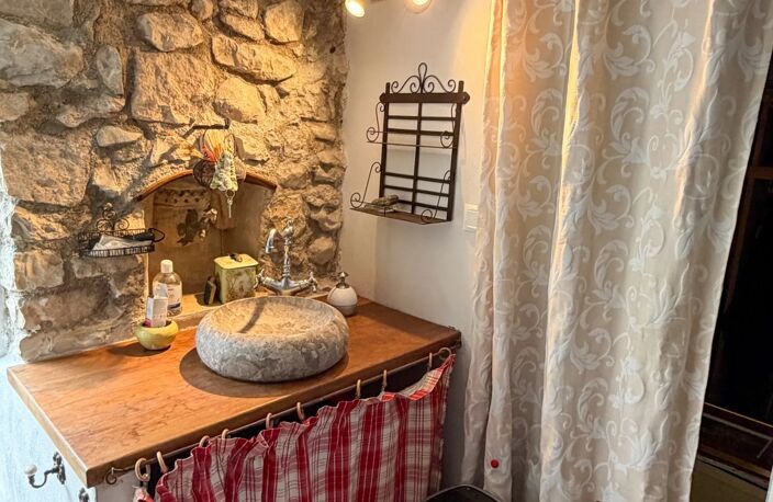 ST CHRISTOL - MAISON DE VILLAGE DE 100 m² HABITABLES - — photo 5