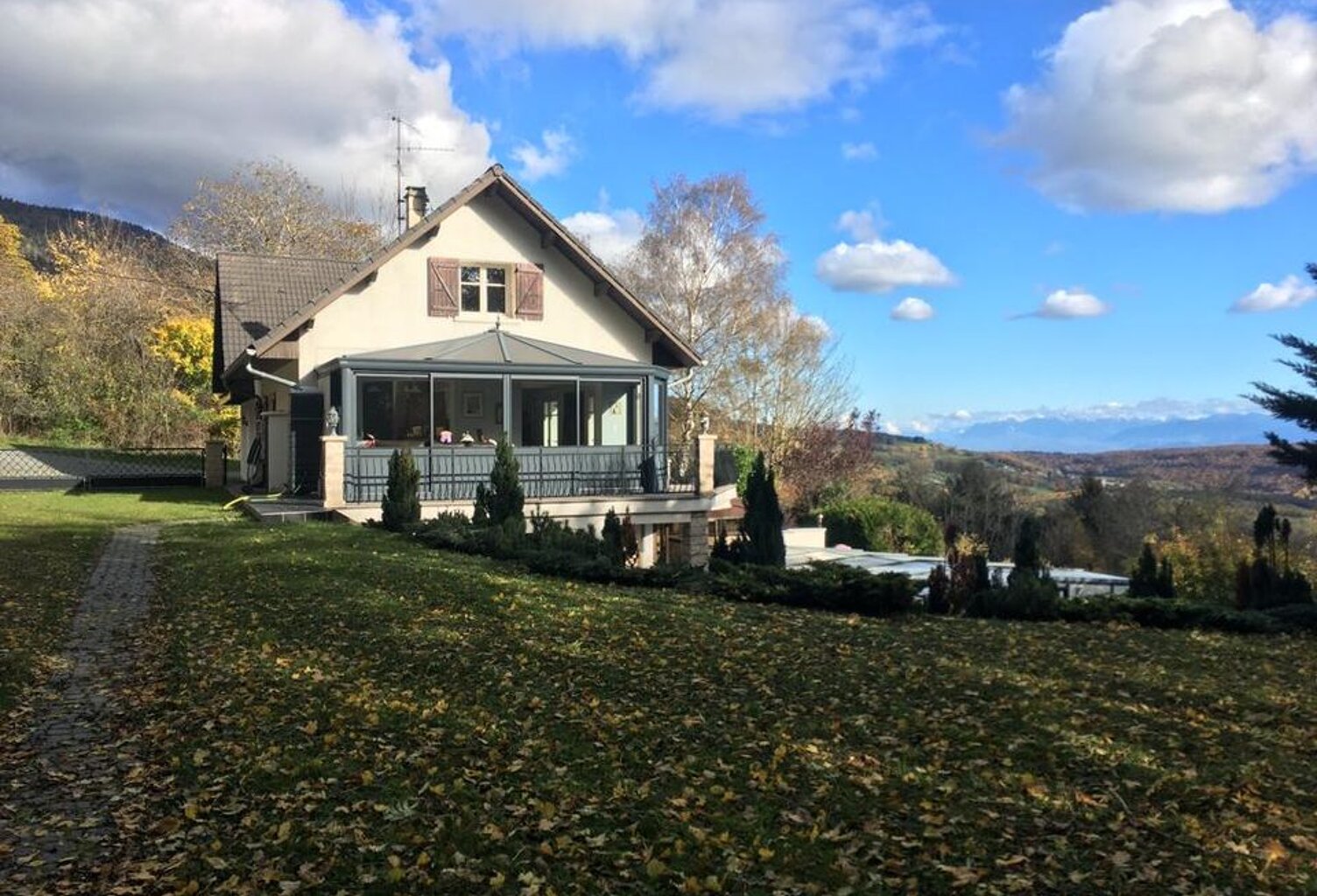 Maison de 200m2 à louer sur Gex — photo 1