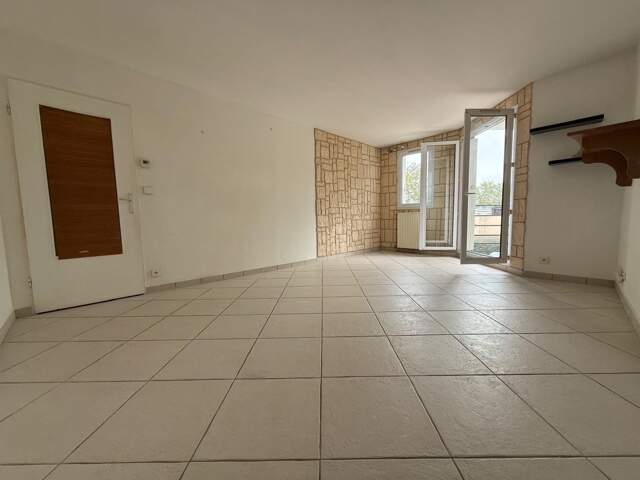 DOMONT – 2 PIÈCES AVEC BALCON ET PARKING, GARE À MOINS DE 10 MINUTES ! — photo du bien