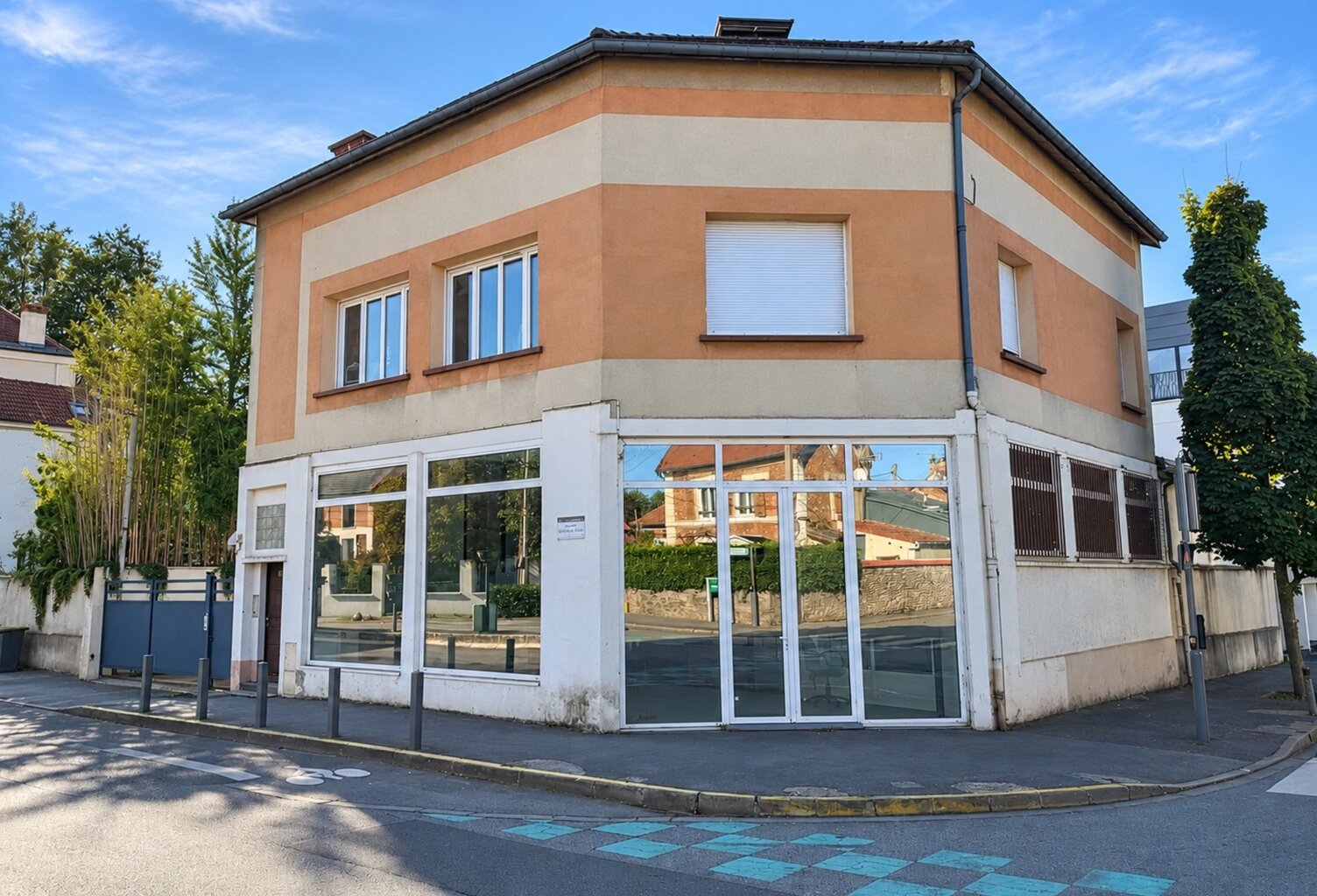 🏢 À LOUER – LOCAL D’ANGLE 130 m² | LONGJUMEAU (91) — photo 1