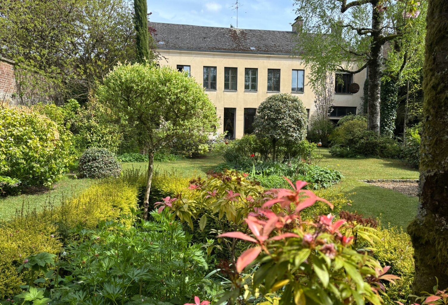 A VENDRE : MAISON DE MAÎTRE DE CHARME, 315 M², JARDIN ARBORÉ ET 5 DÉPENDANCES – 286 900 € — photo 1